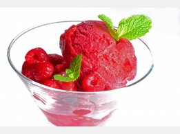 Himbeeren-Sorbet mit Minze